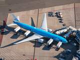 Duitser op Schiphol aangehouden in vliegtuig na valse bommelding
