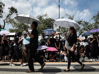 Immense menigte rouwt om dood Thaise koning