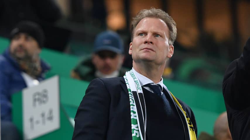 Crisisclub Vitesse raakt door stadionruzie ook zieke directeur Van Wijk kwijt