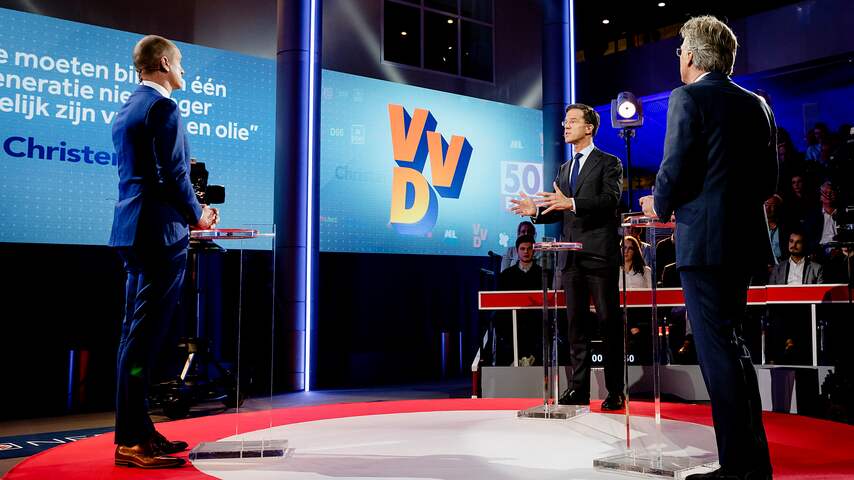  Lijsttrekkers Gert-Jan Segers (CU) en Mark Rutte (VVD) tijdens het NOS slotdebat 