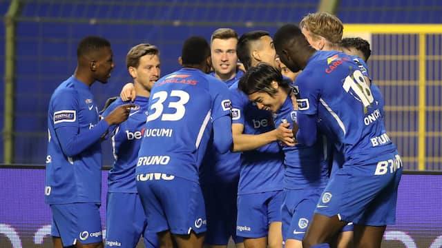 Genk viert de openingstreffer van Junya Ito.