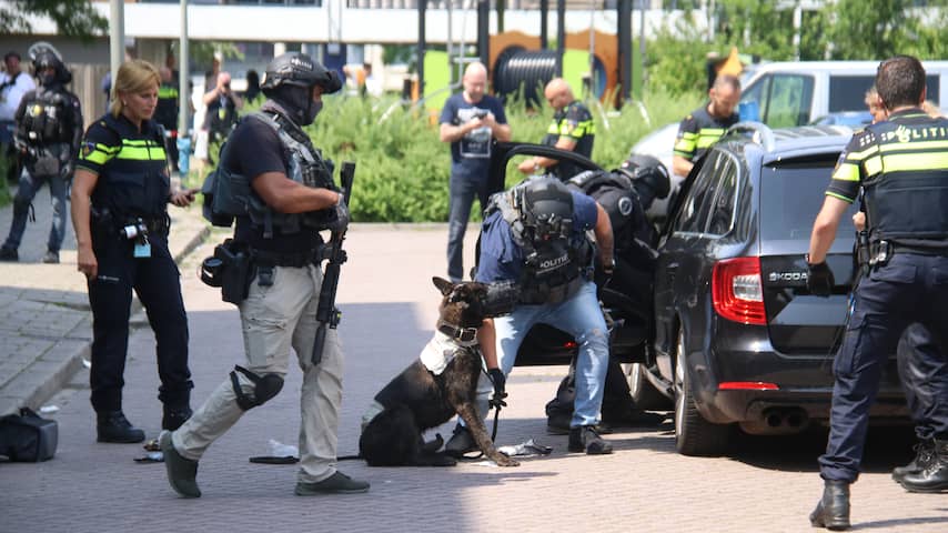 Neergeschoten man die met hakbijl zwaaide in Schiedam overleden