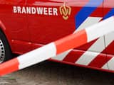 Drie scooters en een auto in vlammen op