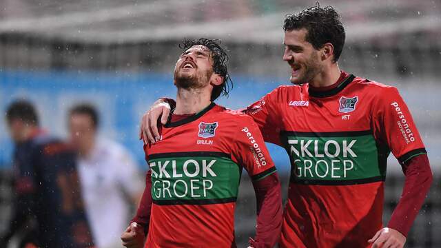 Joey Bruijn (links) na zijn treffer tegen Fortuna Sittard.
