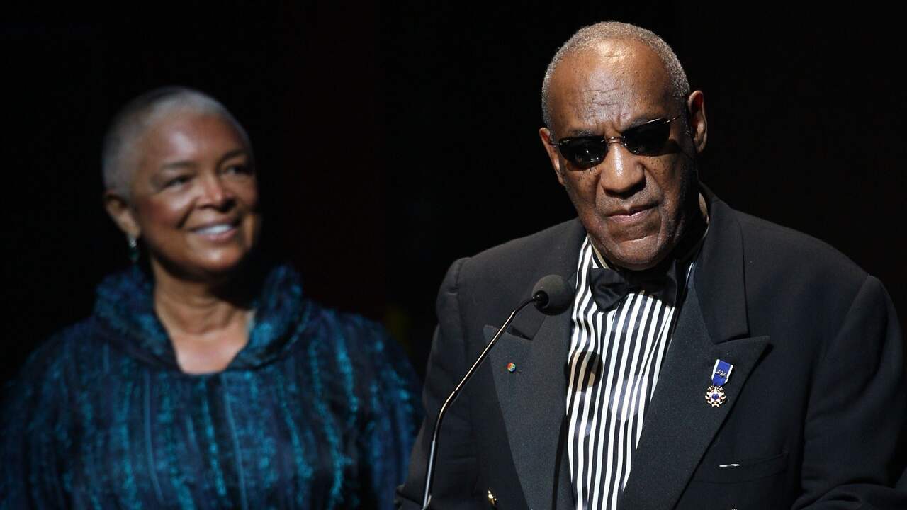 Vrouw Bill Cosby blijft haar man verdedigen Achterklap NU.nl