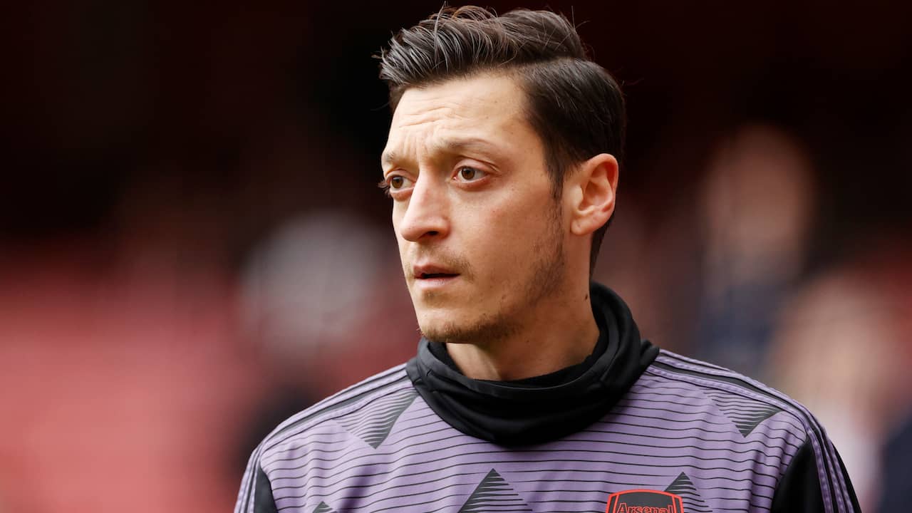Mesut Özil lijkt in januari te moeten vertrekken bij Arsenal.