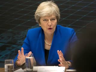 Premier May waarschuwt dissidenten in eigen partij voor 'no deal-Brexit'