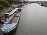 epa07111355 Vessels sail on the Rhine River after a new record low water level of 155 centimeters was recorded in Duisburg, 22 October 2018. The lowest water level measured to date was recorded on 30 September 2003 at 174 centimeters. EPA/FRIEDEMANN VOGEL
