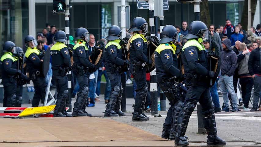 Justitie wil dertig verdachten vasthouden na rellen Excelsior-Feyenoord