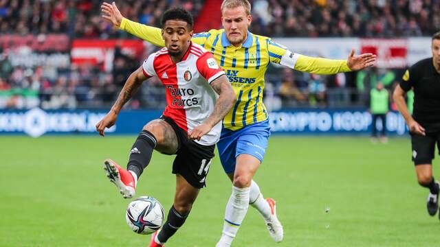 Reiss Nelson was na zijn invalbeurt direct de gevaarlijkste man bij Feyenoord.