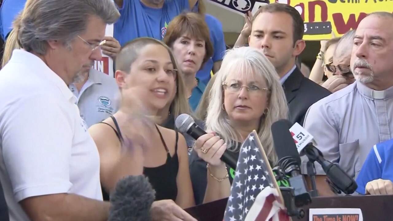 Beeld uit video: Getuige schietpartij Florida houdt emotionele speech