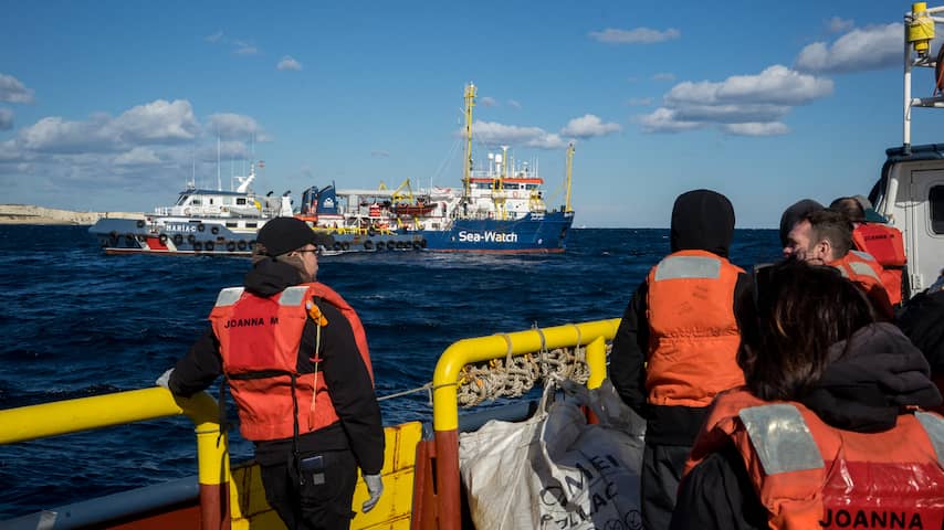 Nederland neemt zes migranten van reddingsschip Sea-Watch op