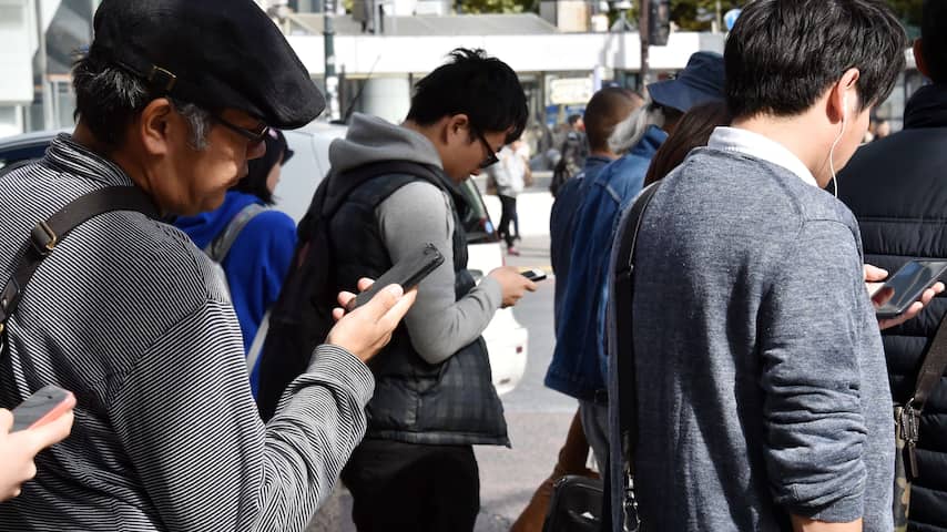 Hawaï verbiedt kijken op smartphone tijdens oversteken