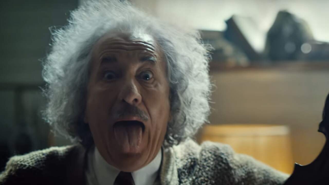 'Einstein' speelt nummer Lady Gaga op viool