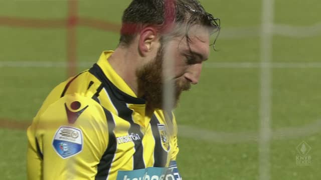 Eigen doelpunt Kashia brengt Sparta terug in wedstrijd