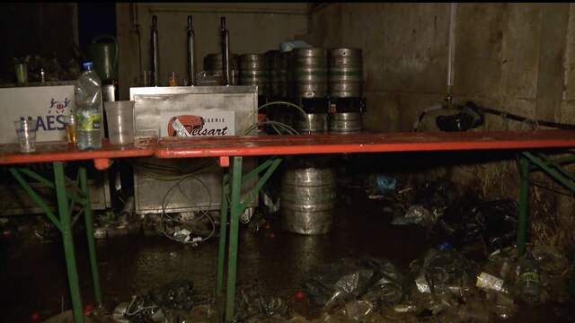 De alcohol vloeide rijkelijk na de dooprituelen.