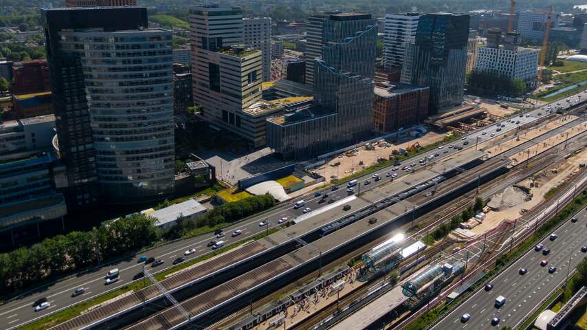 Amsterdamse werkgevers spreiden werktijden om drukte te voorkomen