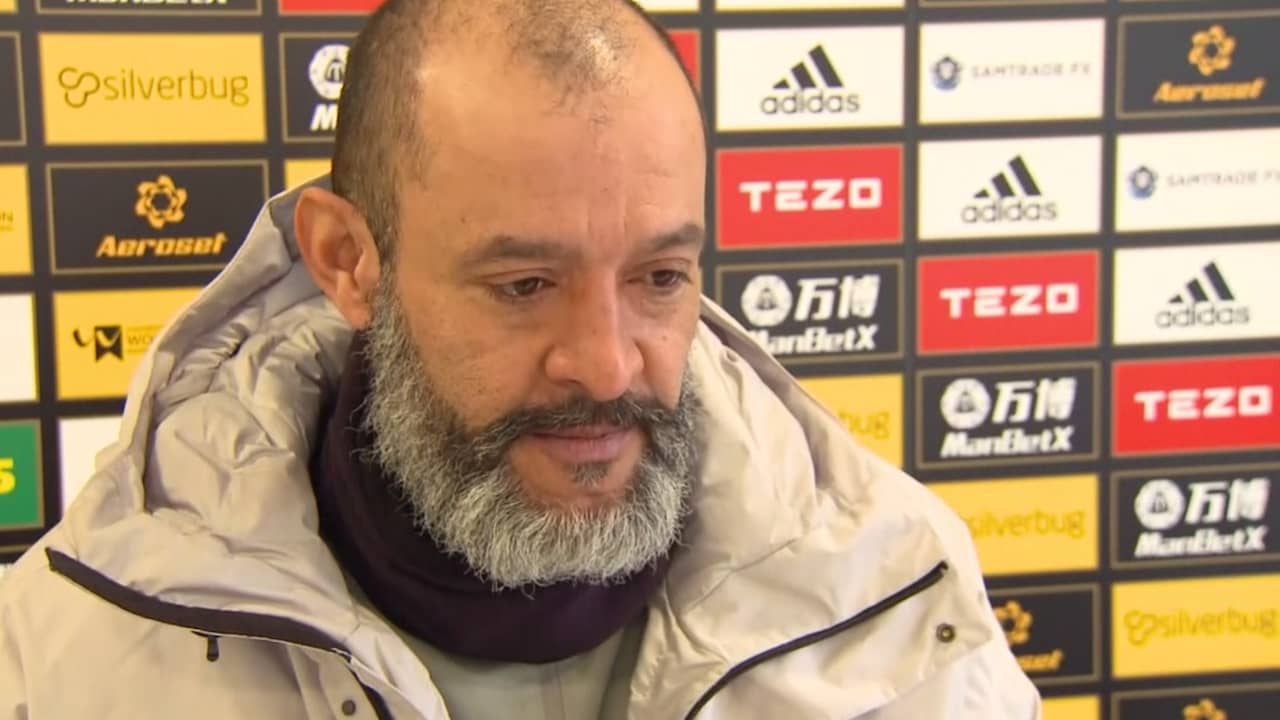 Beeld uit video: Wolves-trainer Nuno legt uit waarom Traoré met babyolie op zijn armen voetbalt