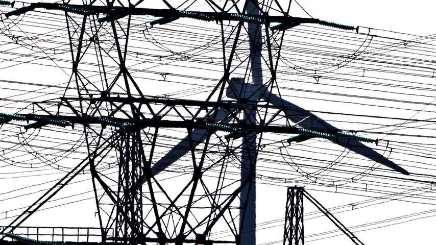 Amsterdams elektriciteitsnet kan vraag niet aan, bedrijven op wachtlijst