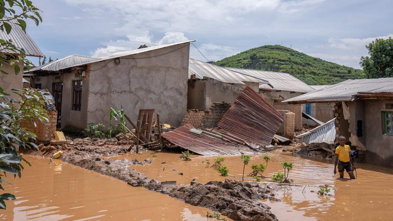 “130 Killed in Rwandan Floods and Landslides: Rescue Work Underway”