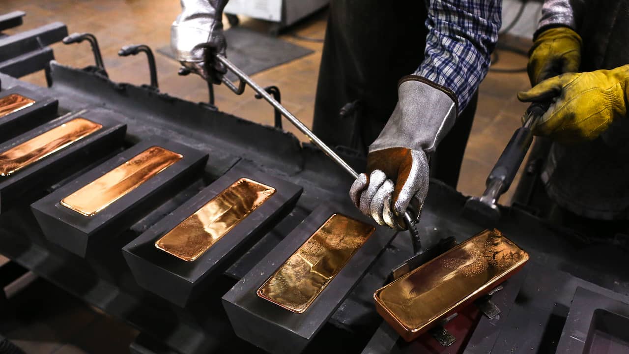 Gold Price Breaks New Record Due To Economic Uncertainty Among 