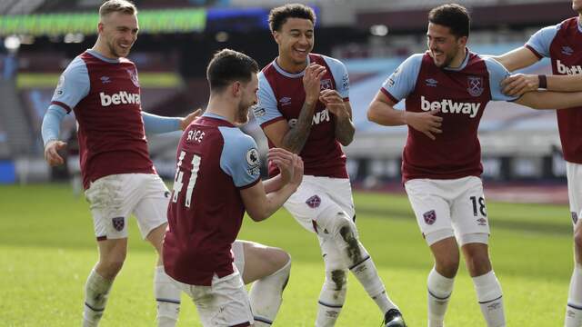 Feest bij West Ham na een treffer tegen Tottenham.