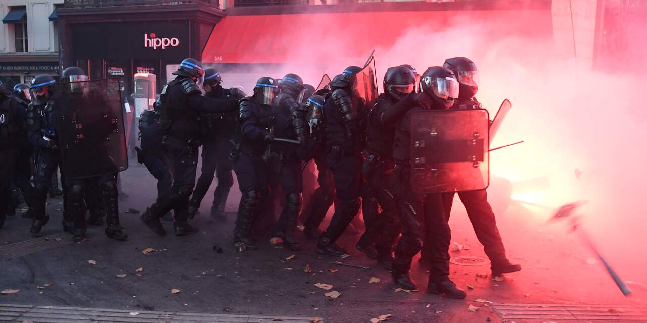 Bijna honderd agenten gewond bij massale protesten in Frankrijk