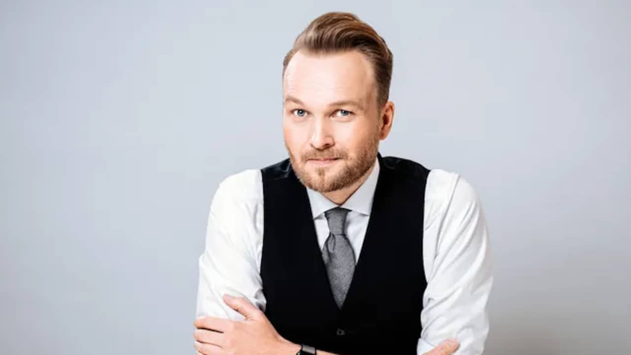 Evening Show with Arjen Lubach gets third season |  Average