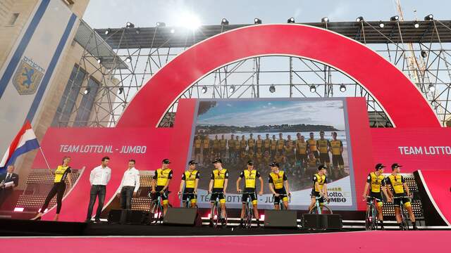 Lotto-Jumbo stelt zich voor aan het publiek