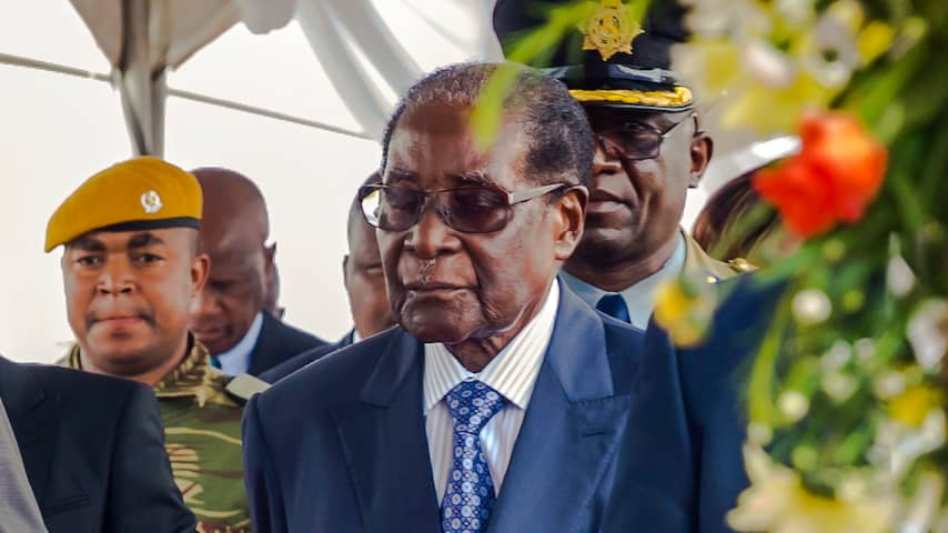 Regeringspartij Zimbabwe roept op tot aftreden president Mugabe