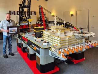 Marco bouwde zeven jaar lang aan megaschip van Lego