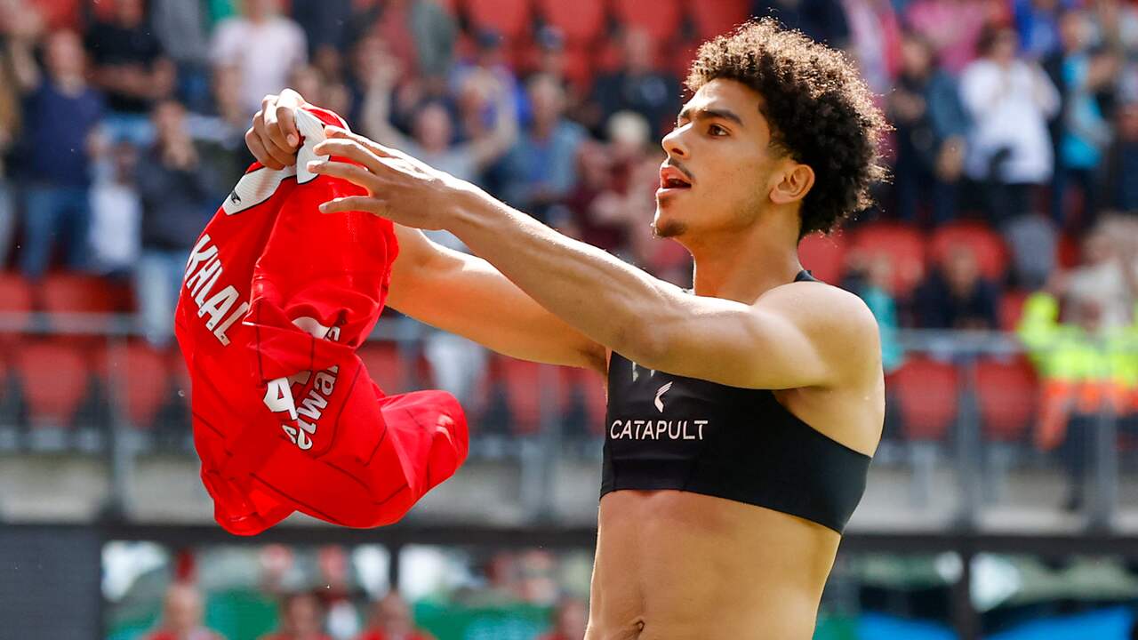 Zakaria Aboukhlal maakte een minuut na zijn invalbeurt de 2-0 voor AZ.