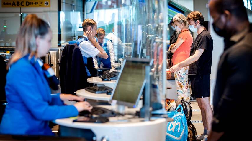 Onderzoekers: Economie groeit niet door uitbreiding Schiphol