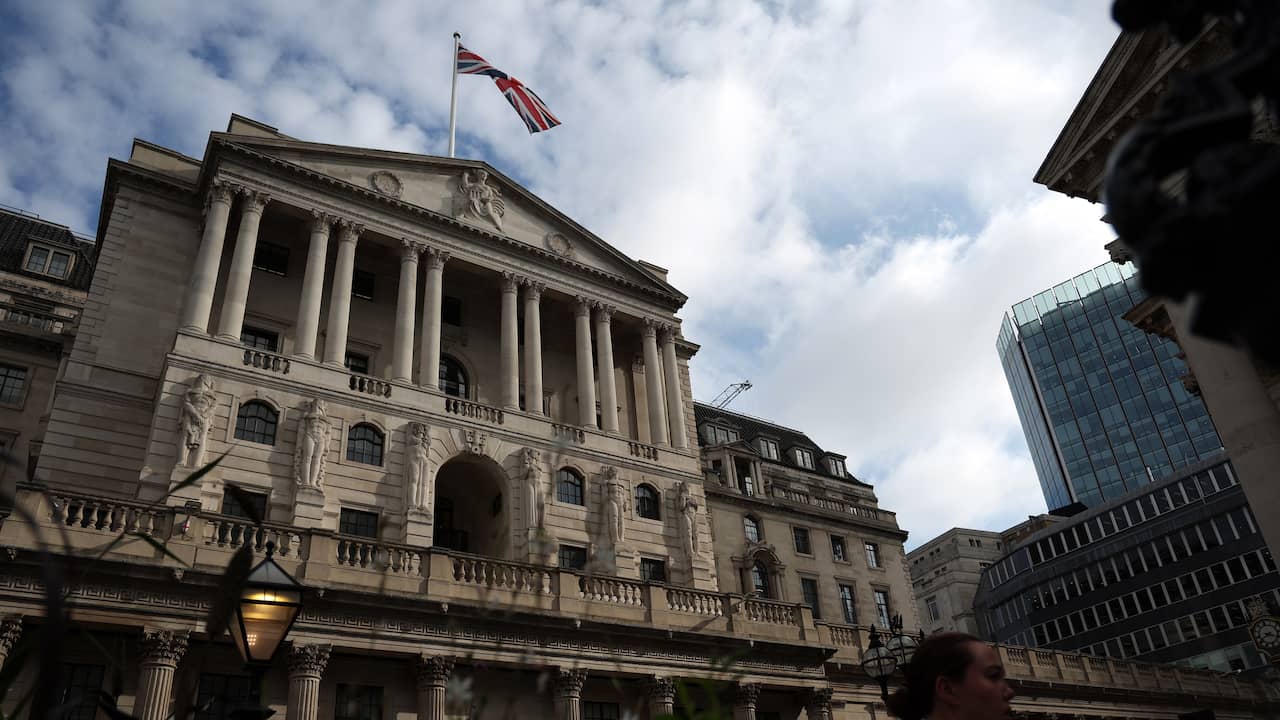 The British, like the Americans, are halting a series of interest rate increases  Economy