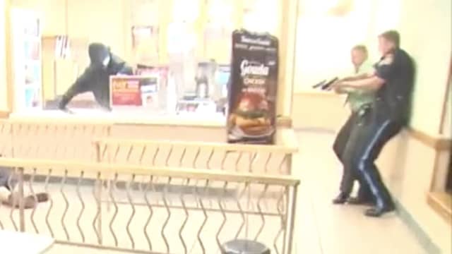 Beeld vrijgegeven van schietpartij waarbij 'Cops'-geluidsman omkwam