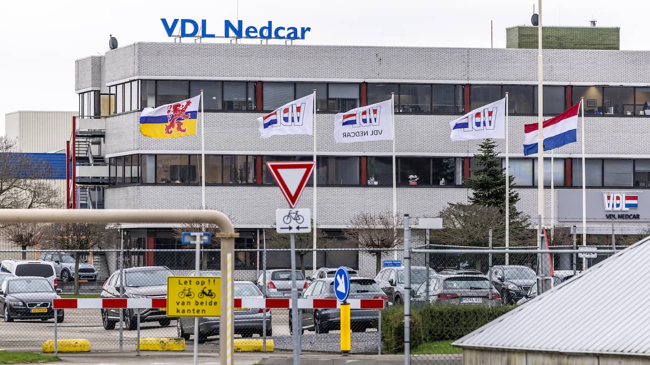 Het stilleggen van de Nedcar-fabriek in Born heeft een grote hap genomen uit de…