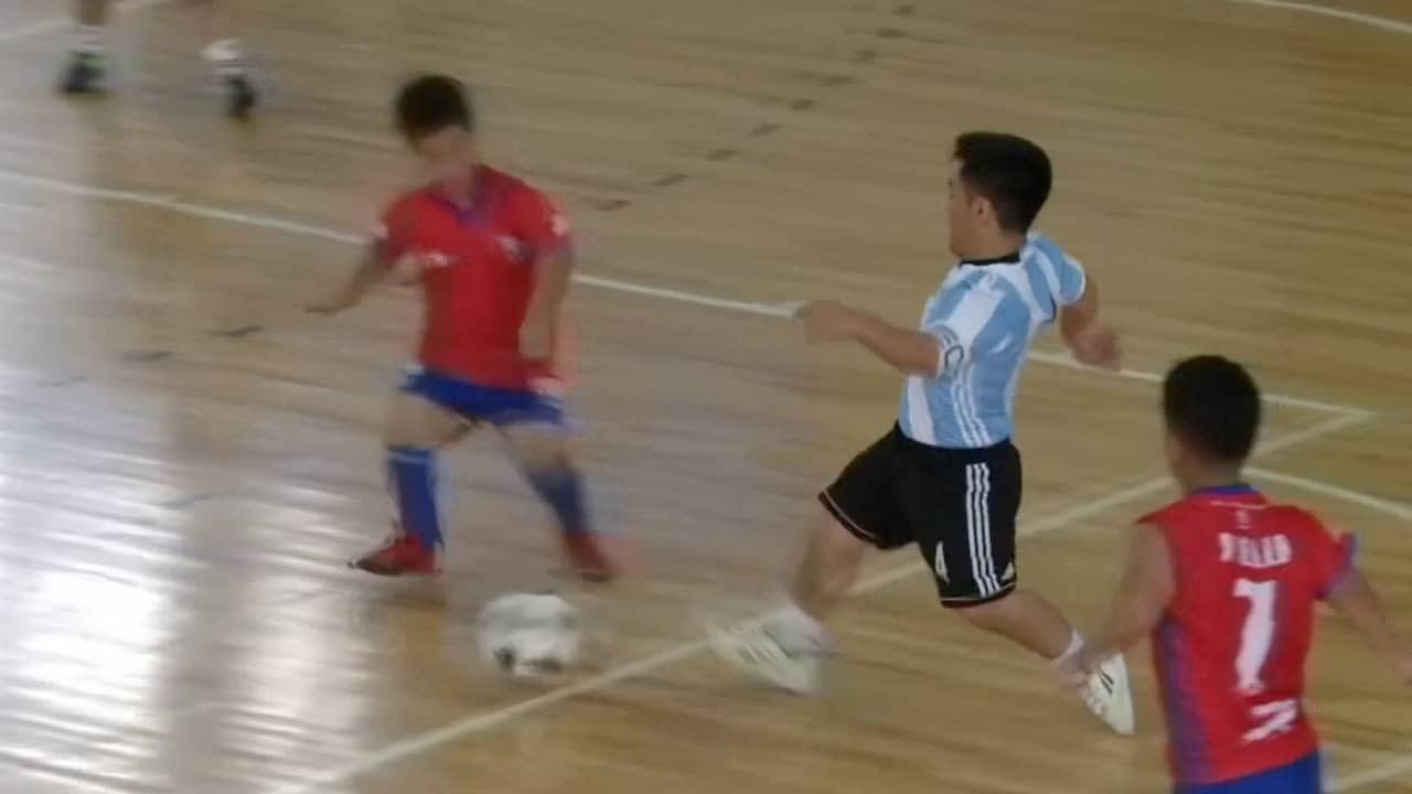 Voetballers met dwerggroei strijden in landentoernooi in Argentinië