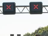 Tientallen boetes voor negeren rood kruis op A4 bij afrit Den Haag-Zuid