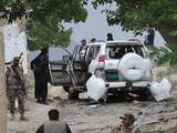 Zeker 25 doden bij bomaanslag op konvooi senator Pakistan