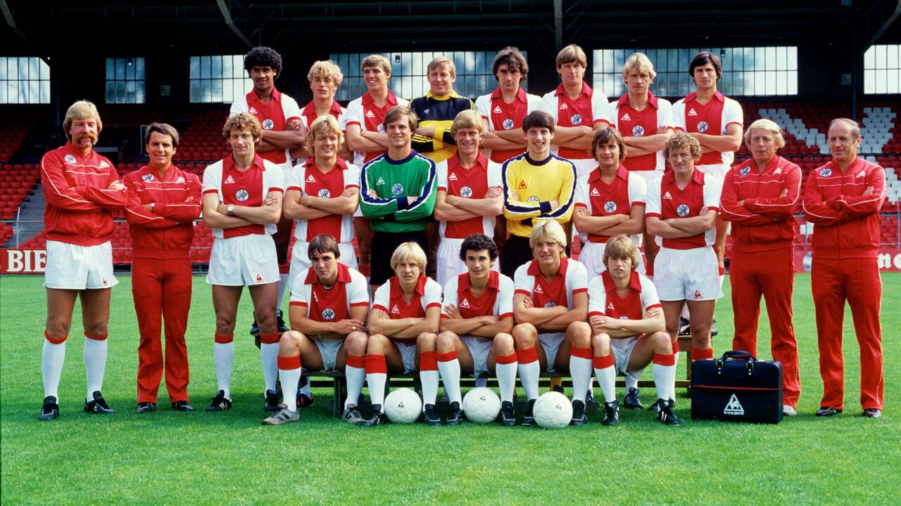 Met Ajax werd de Rotterdammer in seizoen 1981/1982 landskampioen met 117 doelpunten voor en 42 tegen.