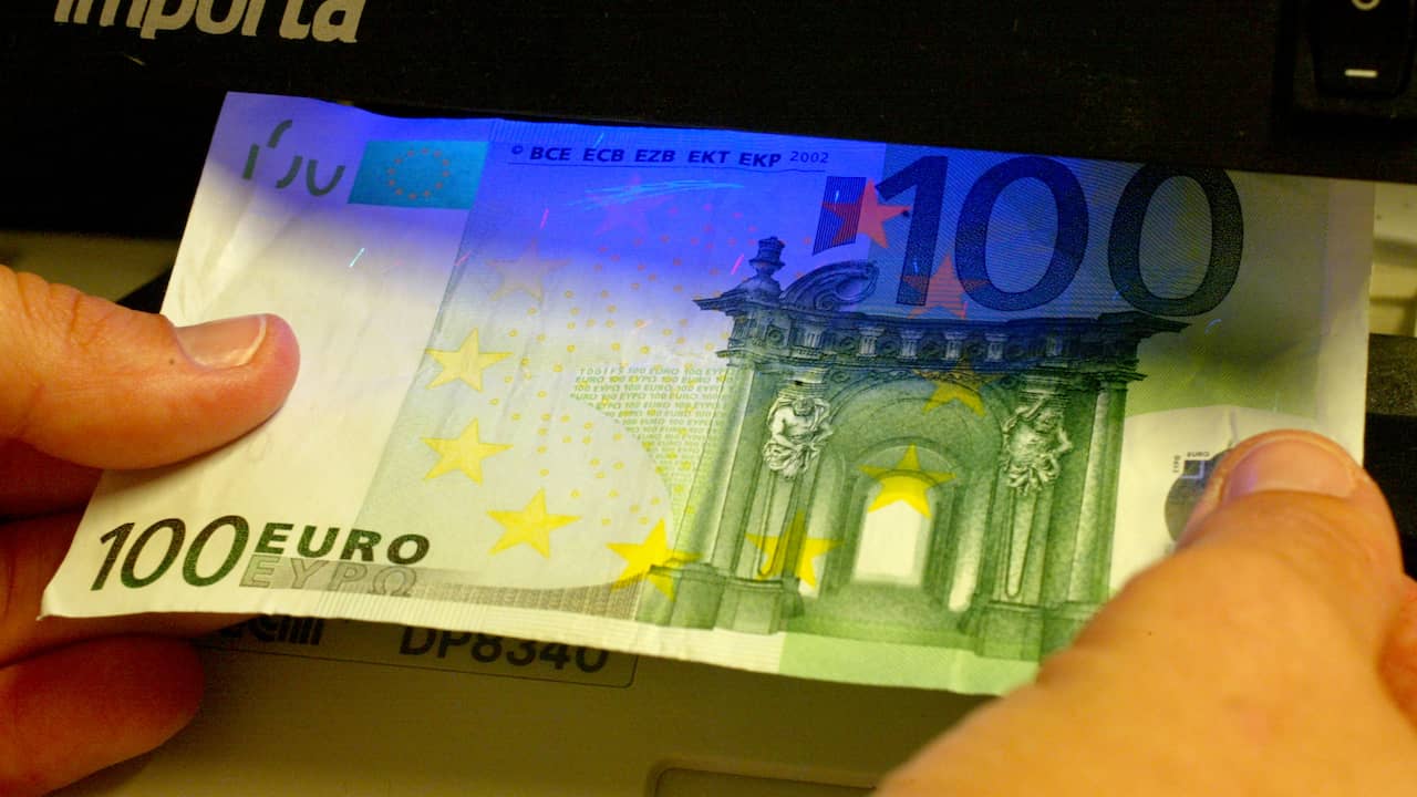 Number of badly counterfeit euro banknotes in the Netherlands is increasing |  Economy