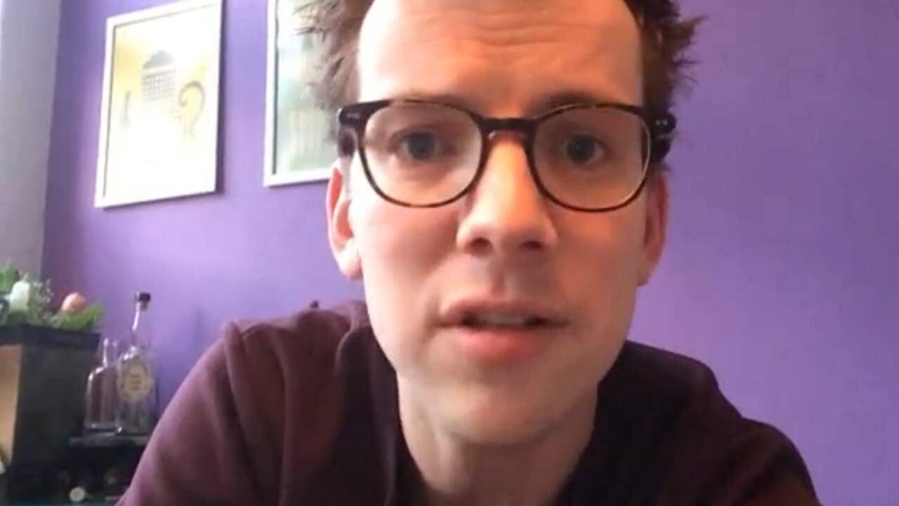 Beeld uit video: Pieter Derks verwerkt februari: Trillend van woede