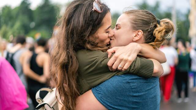 Wat bepaalt of iemand op mannen of vrouwen valt?