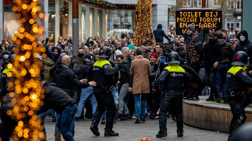 Agent gewond bij tegendemonstratie KOZP-protest Maastricht, 5 arrestaties