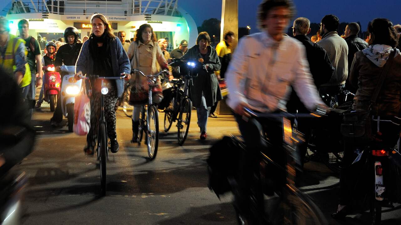 Derde van Nederlanders verzuimt kapot fietslicht te repareren | NU ... Derde van Nederlanders verzuimt kapot fietslicht te repareren | NU ...