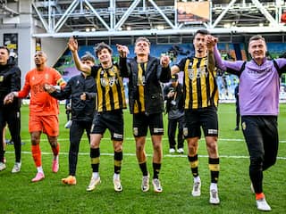 Vitesse wint na rampweek: 'Juichen is dubbel, maar wilden fans wat teruggeven'