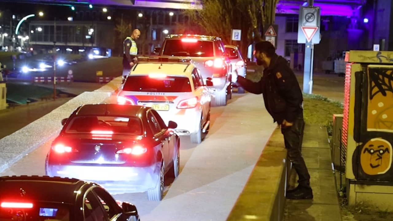 Samenscholing Arnhem: man wordt aangehouden voor belediging