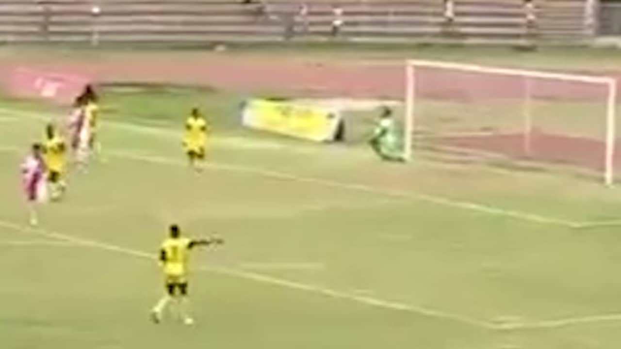 Beeld uit video: Ethiopische keeper gooit bal in eigen doel