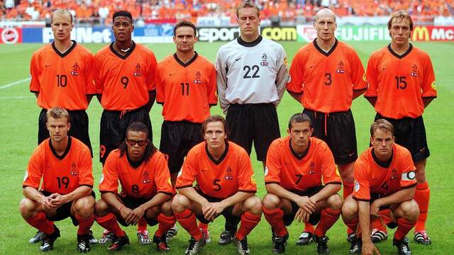 De basisploeg van Oranje tegen Frankrijk op het EK 2000. Sander Westerveld startte vanwege een blessure bij Edwin van der Sar.
