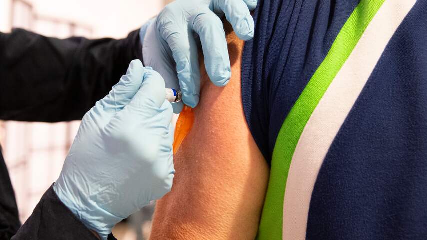 RIVM: Start vaccinatie corona 'waarschijnlijk niet' voor einde van het jaar